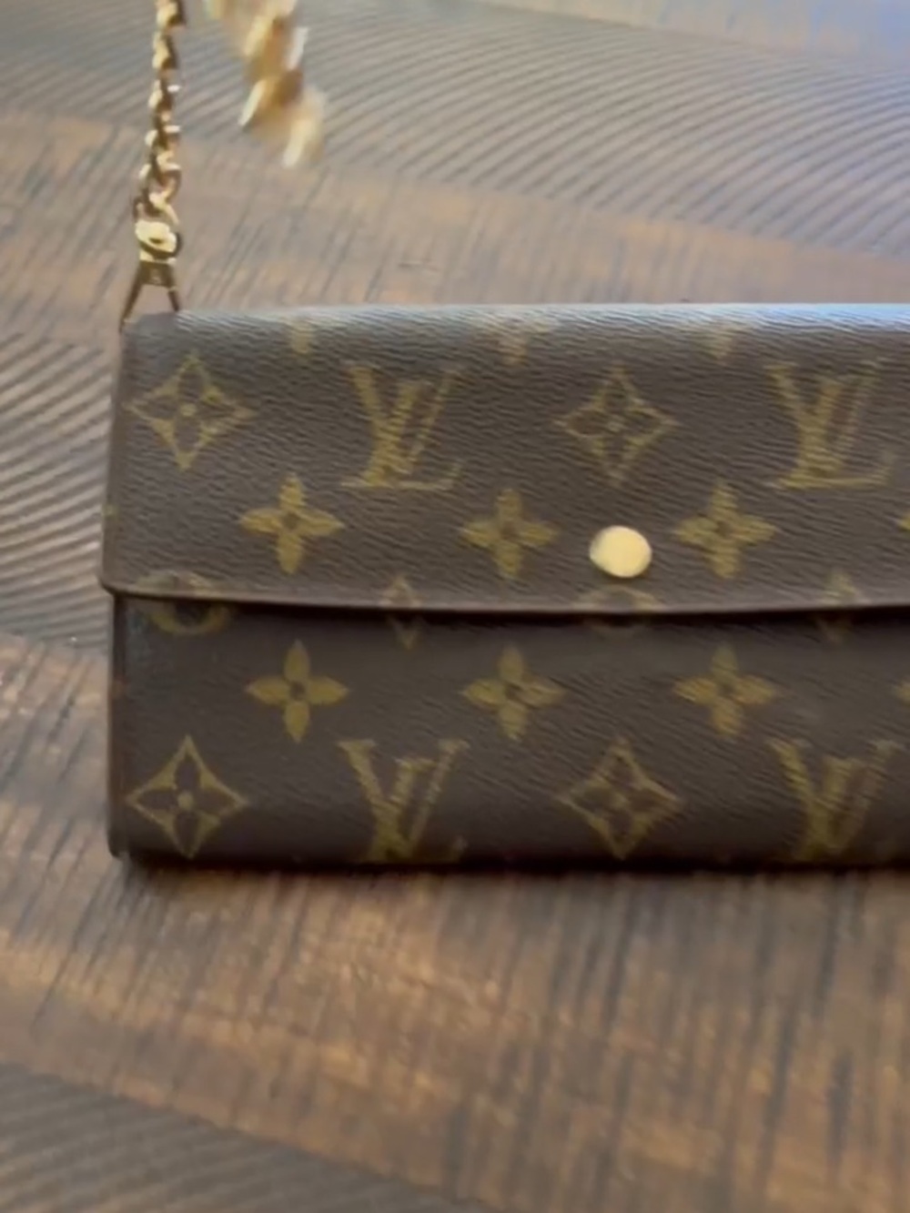 Louis Vuitton vintage Sarah monogram long wallet converted
Crossbody 2000 france - Picture 2 of 16